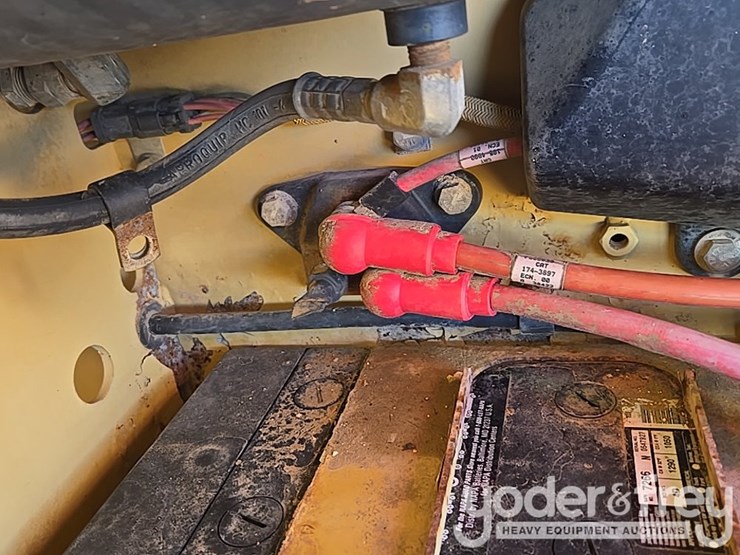 2005-caterpillar-140h-vhp-plus-image-92