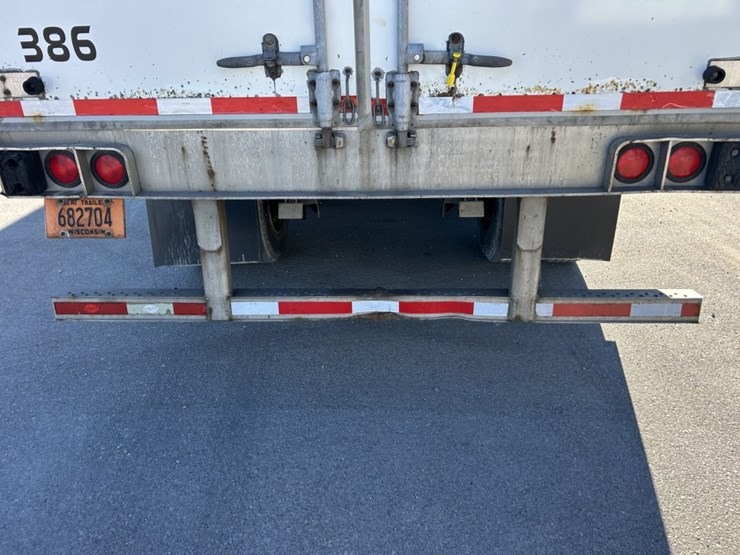 2014-utility-53'-image-28