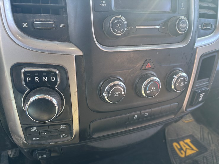 2014-dodge-1500-image-37