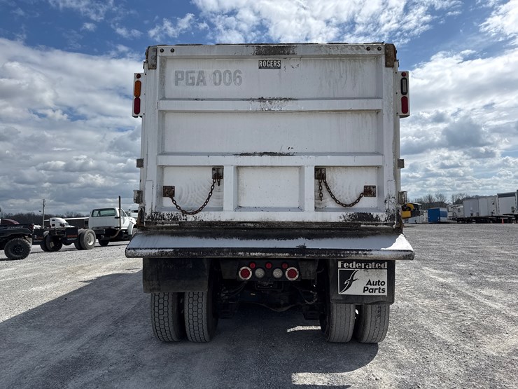 2017-mack-granite-gu713-image-7