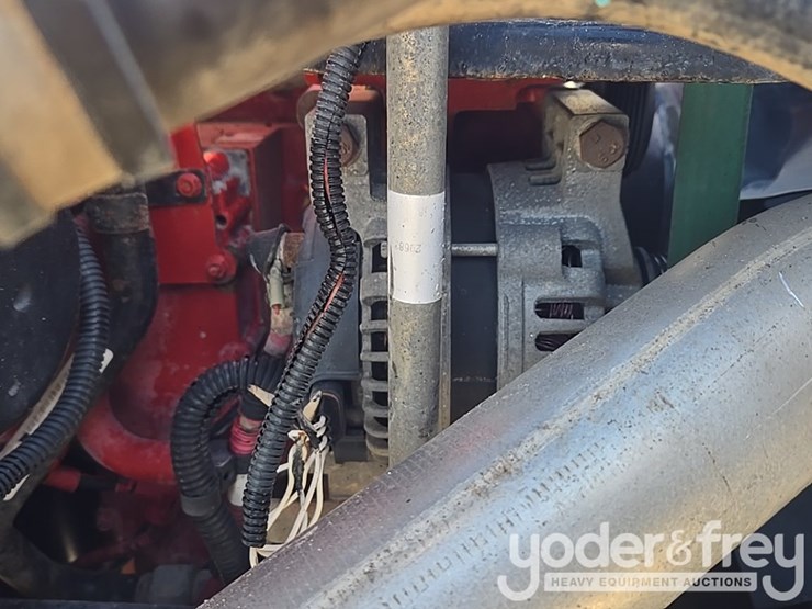 2017-freightliner-m2-106-image-42