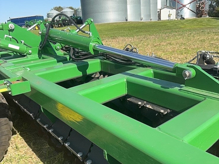 2023-john-deere-h-image-25