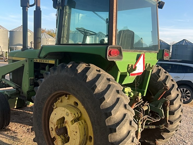 john-deere-4430-image-22