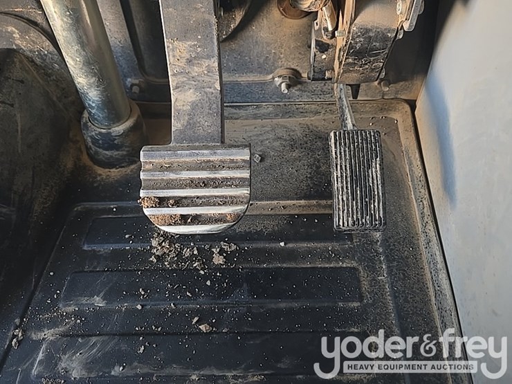 2021-deere-460e-image-84