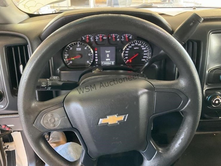 2015-chevrolet-silverado-3500-image-16