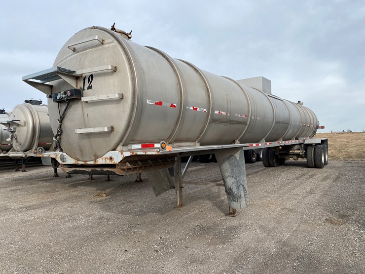 #504-•-2012-northern-8,500-gallon-semi-manure-tanker-(has-wi-title)-(waupun,-wi)-image-1