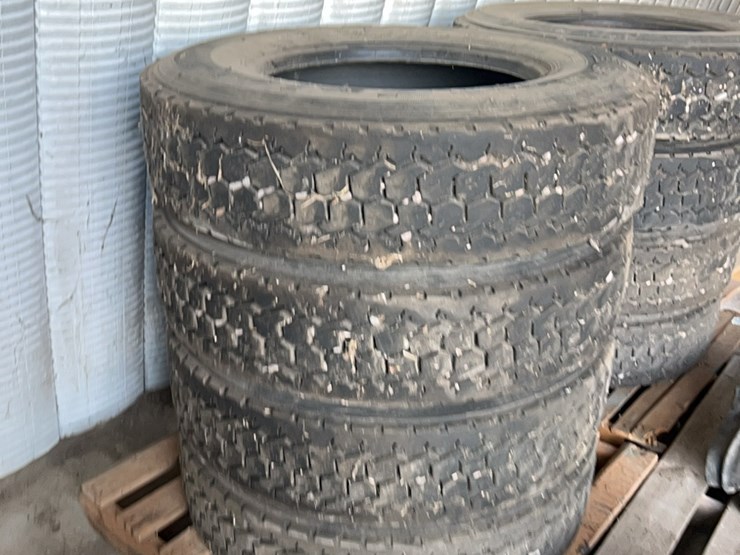 set-of-eight-truck-tires,-size-is-275/80/r-22.5,-all-are-excellent-shape-image-10