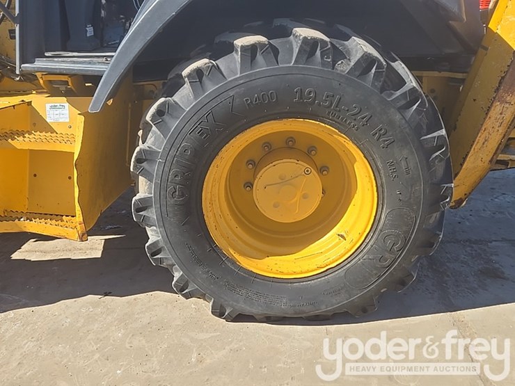 2010-deere-310sj-image-17