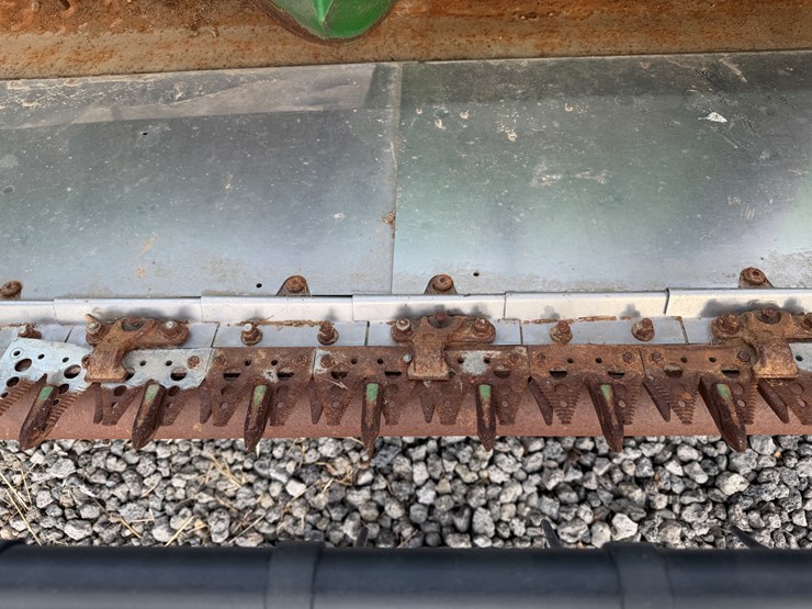 john-deere-630f-image-28