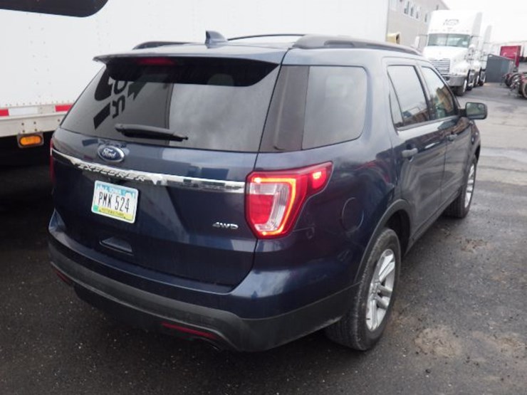 2017-ford-explorer-image-7