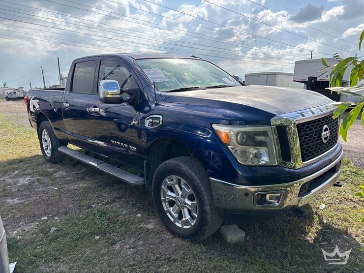 2016-nissan-titan-image-2