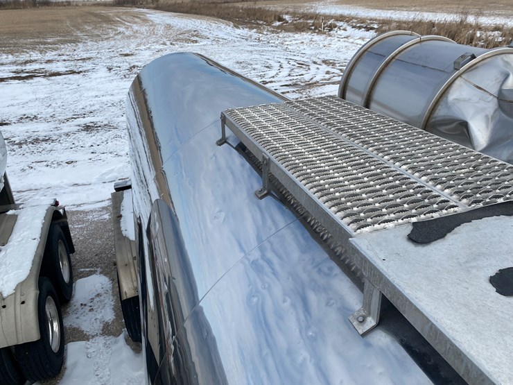 1989-walker-tanker-image-31