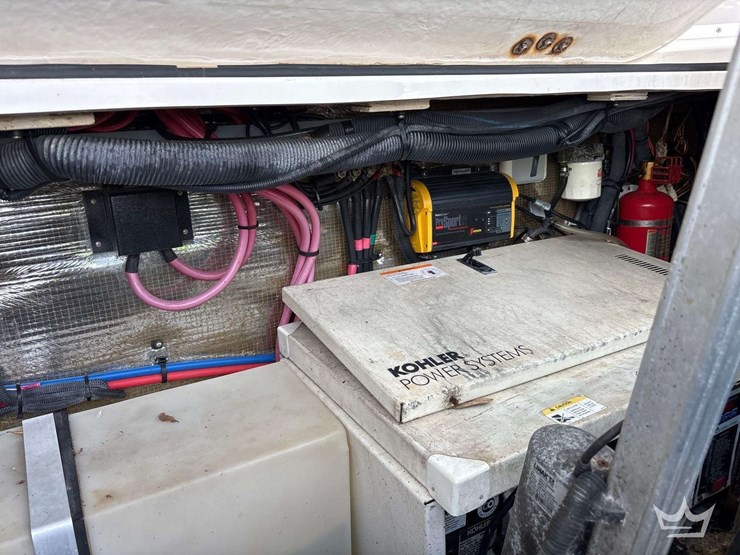 2007-regal-30-express-cruiser-boat-with-t/a-trailer-image-49