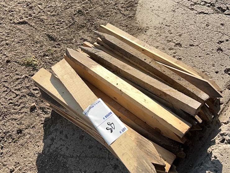 large-pile-of-wooden-stakes-image-5