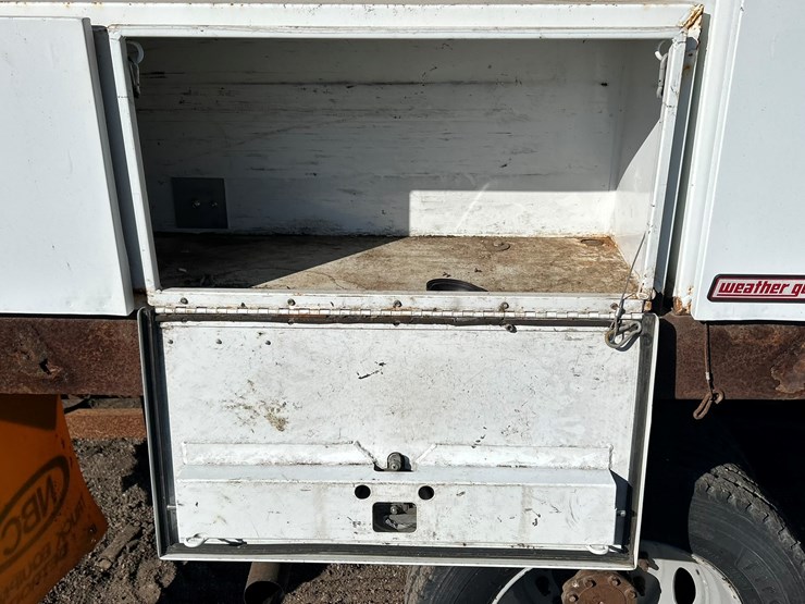 2005-ford-f550-image-20