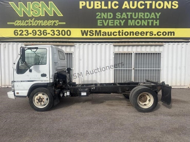 2007-isuzu-nrr-image-1