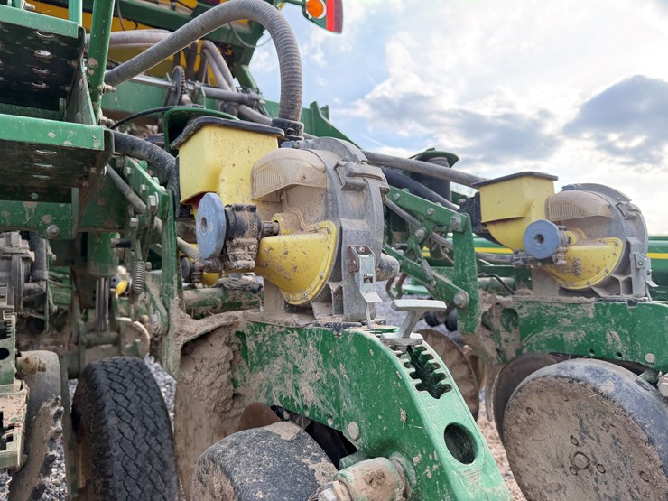 john-deere-1790-image-23