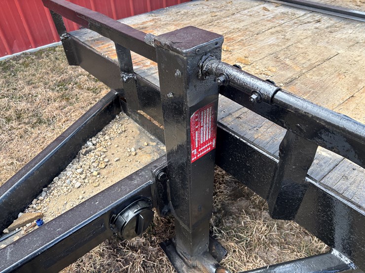 #2276-•-2013-b-&-b-20'-tandem-axle-tilt-bed-trailer-image-23