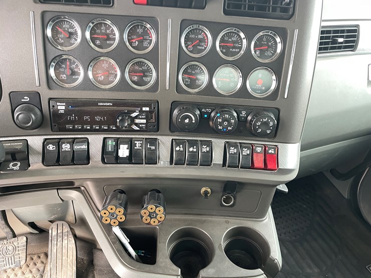 2019-kenworth-t880-image-84