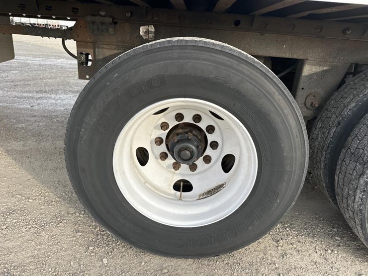 2017-utility-53'-image-23