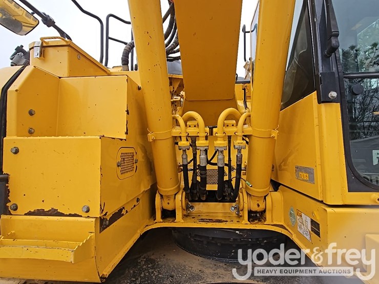 2019-komatsu-pc228us-lc-image-23