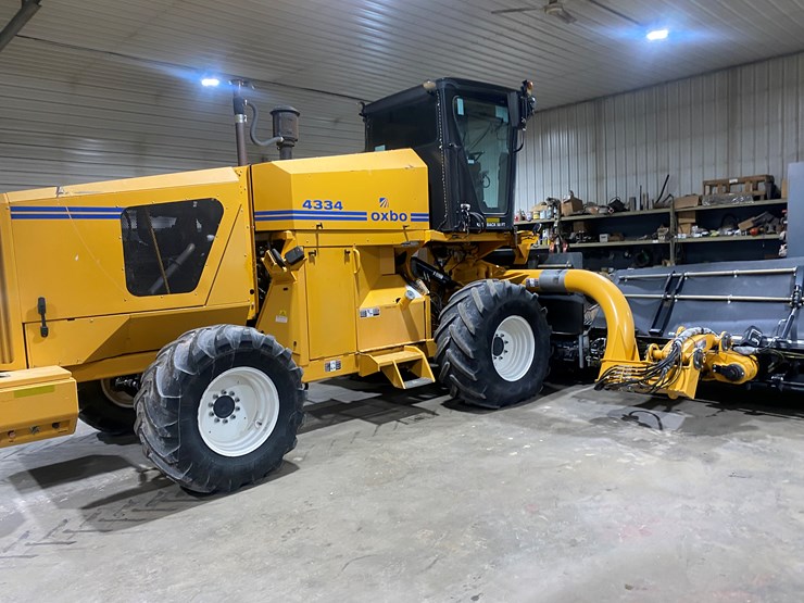 #135-•-2013-oxbo-4334-self-propelled-merger-(reedsville,-wi)-image-25