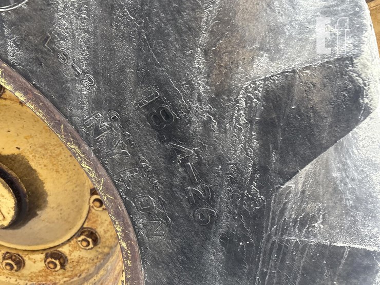 massey-ferguson-320-image-11