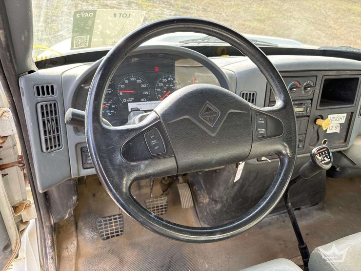 2003-international-durastar-4300-image-43