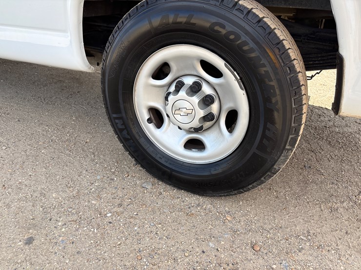 2016-gmc-3500-image-3