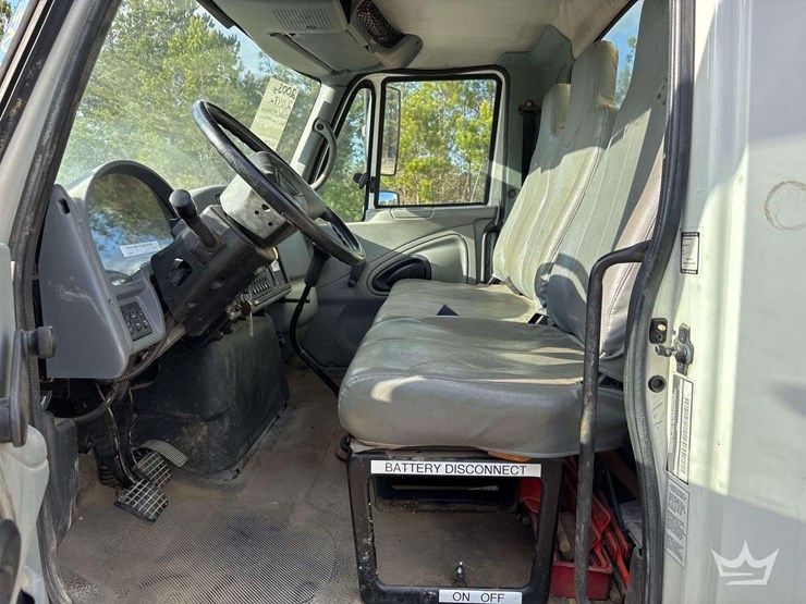 2003-international-durastar-4300-image-42