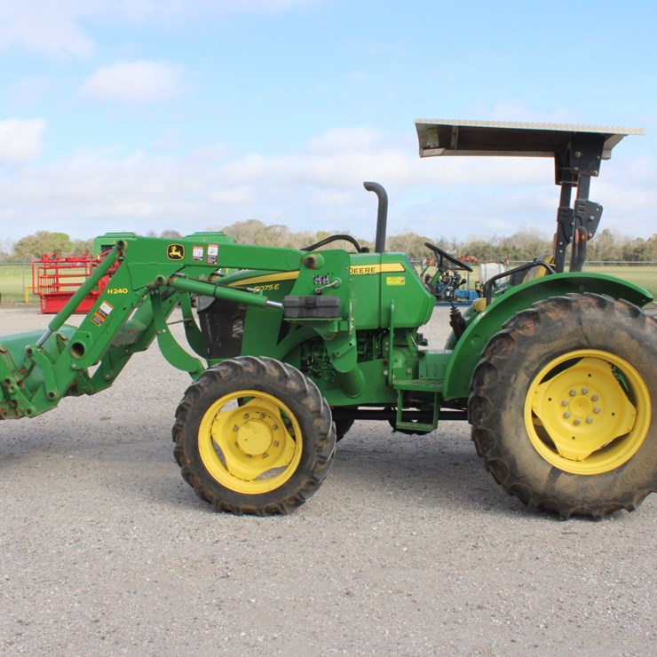 JOHN DEERE 5075E