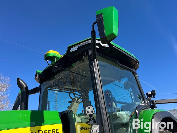 2023-john-deere-8r-310-image-12