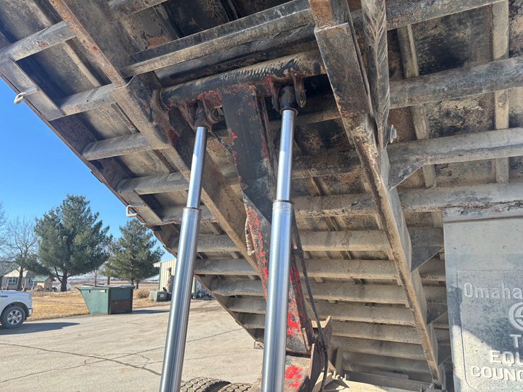 freightliner-fl70-image-48