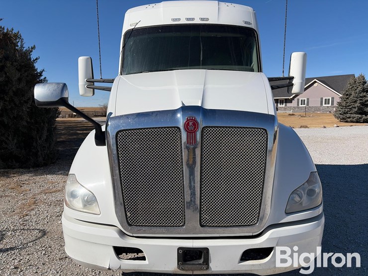 2018-kenworth-t680-image-10