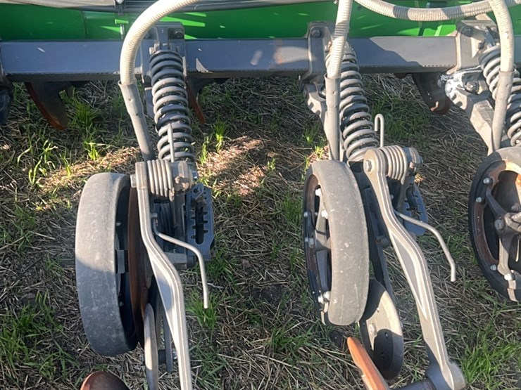 2018-john-deere-1910-image-123