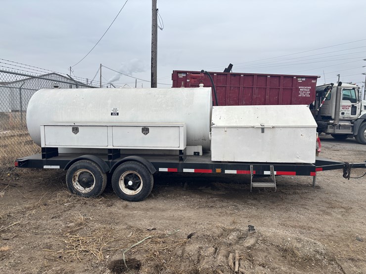 homemade-fuel-trailer-image-2