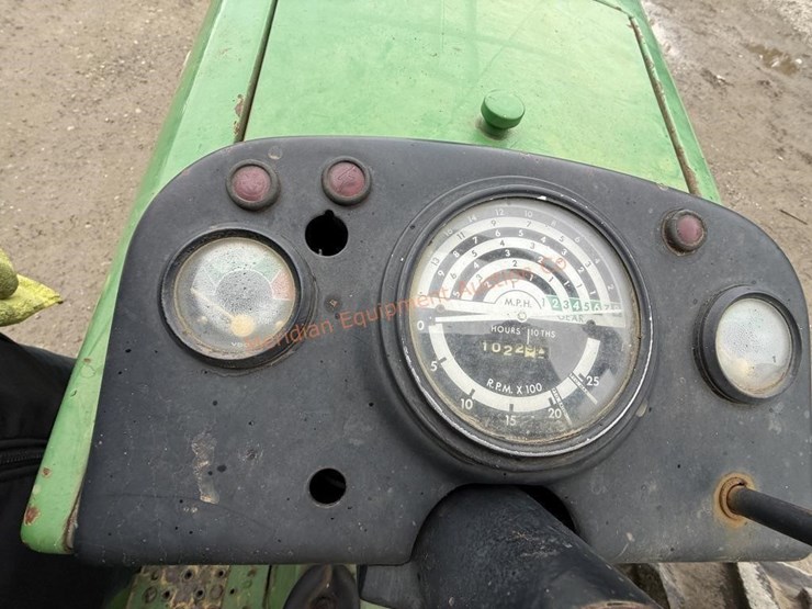 john-deere-2040-image-21