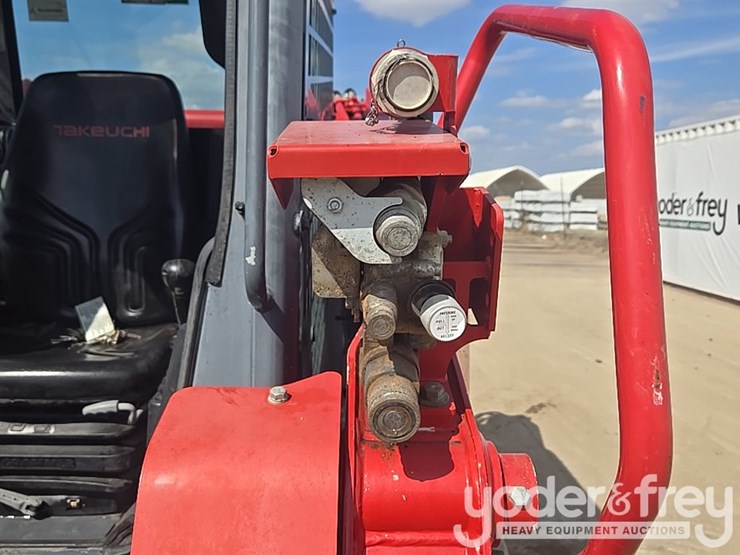 2023-takeuchi-tl12v2-image-38