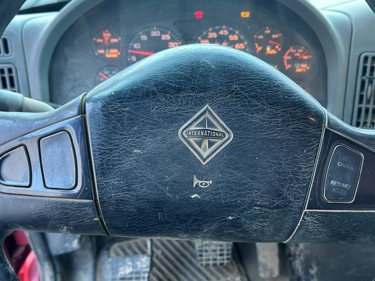 2002-international-7400-image-60