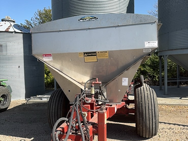 ag-–-800-stainless-steel-fertilizer-spreader,-fully-hydraulic-drive,-roll-tarp,-large-floatation-tires-￼￼-image-1