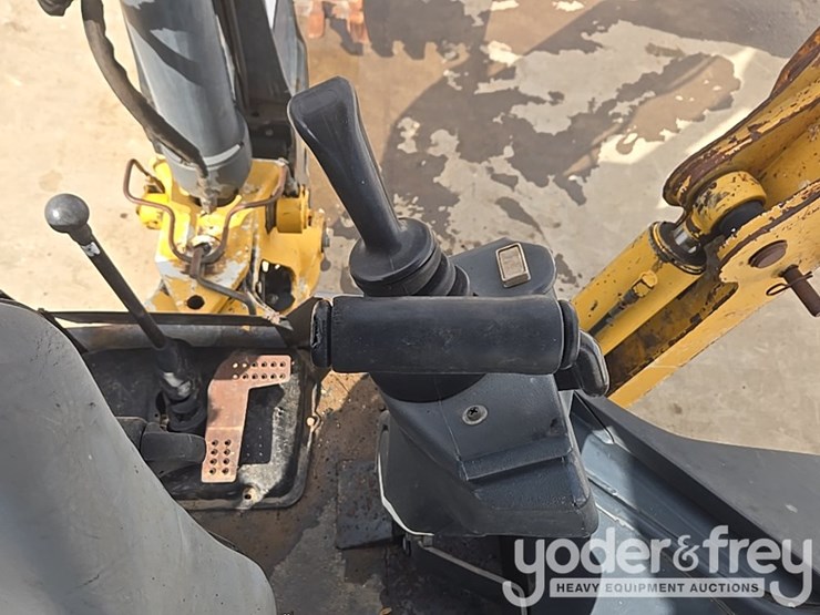 2010-deere-310sj-image-82