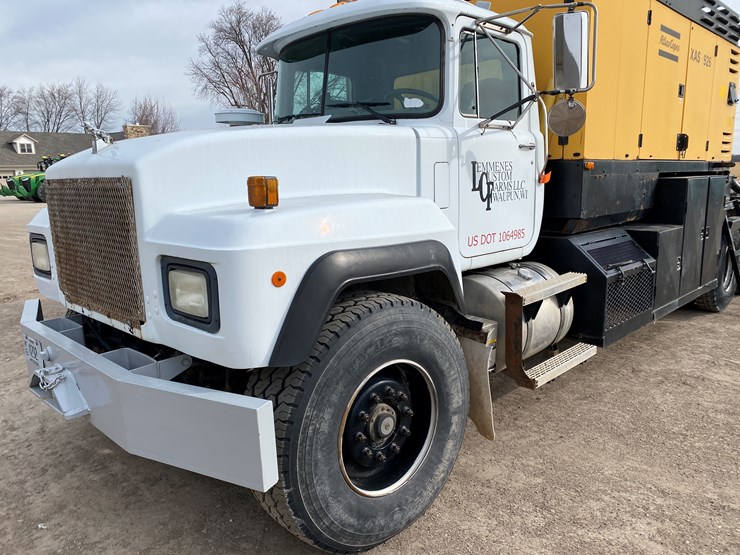 1999-mack-rd690s-image-20