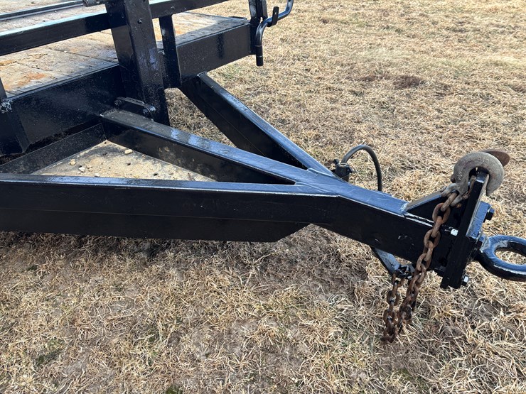 #2276-•-2013-b-&-b-20'-tandem-axle-tilt-bed-trailer-image-19