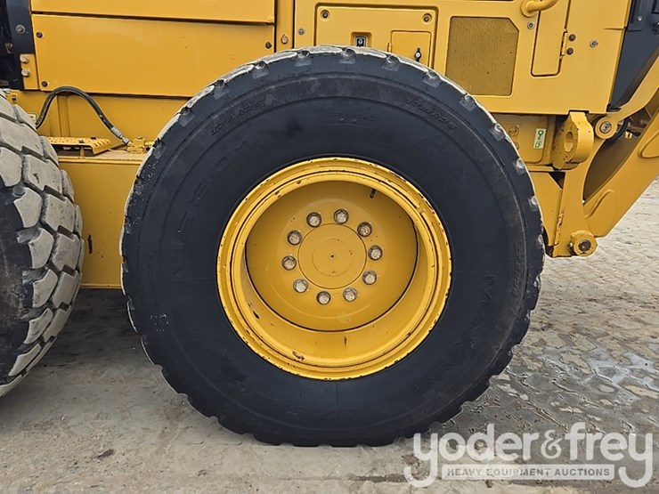 2015-caterpillar-12m3-image-17