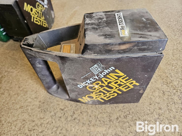 grain-moisture-testers-image-2