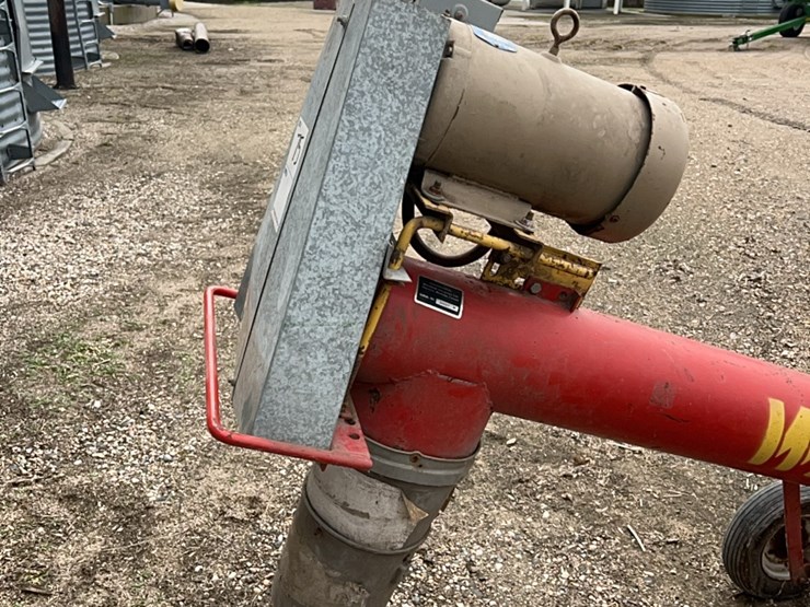 westfield-jump-auger,-has-5-hp-single-phase-220-electric-motor-image-36