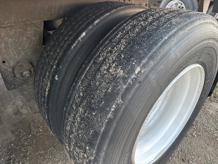 2019-utility-53'-image-27