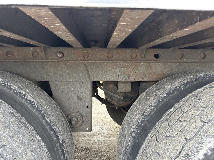 2017-utility-53'-image-12