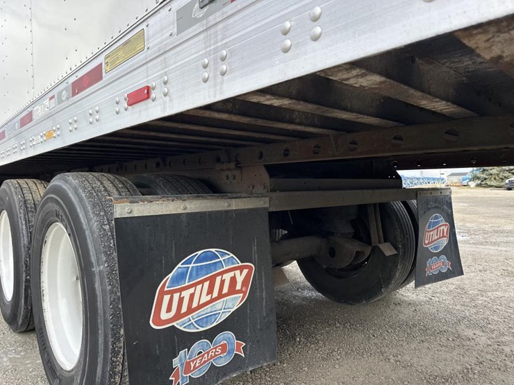 2019-utility-53'-image-14