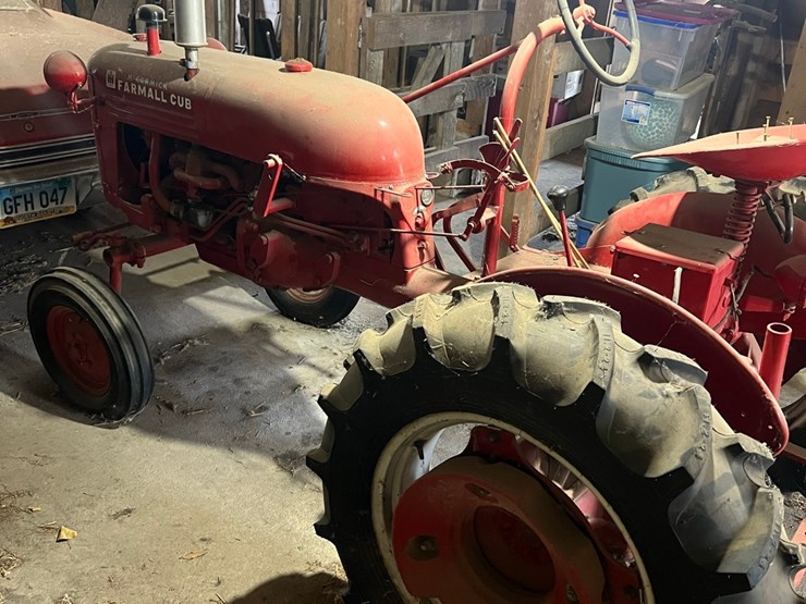 lot-17.-ihc-cub-collector-tractor,-serial-#fcb-14068,-new-tires,-been-in-the-shed-image-5